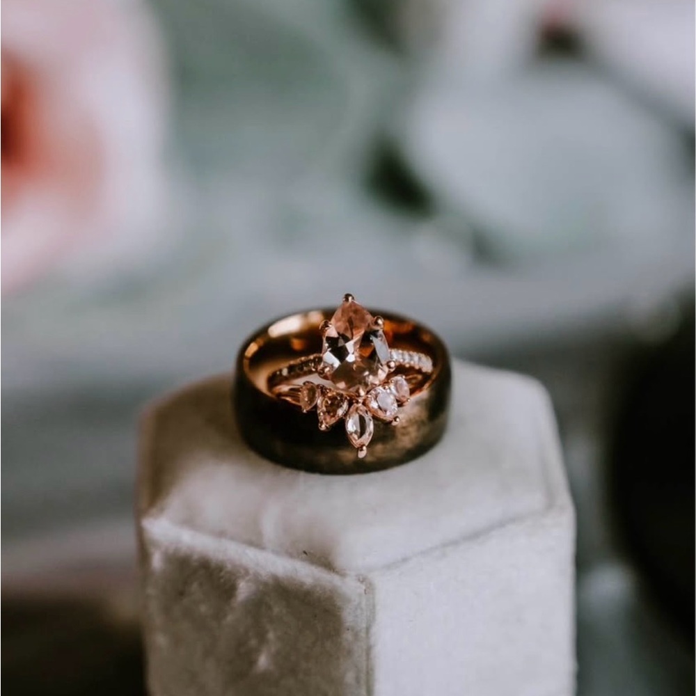 Rose Gold and morganite Women's Ring